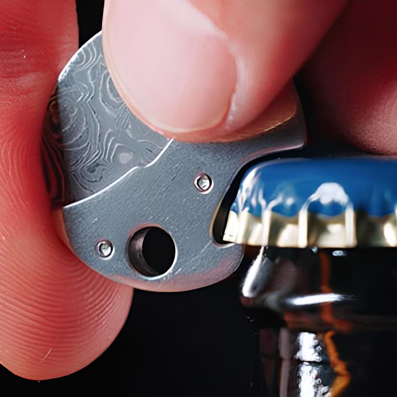 Kompakt flasköppnare i titan i miniformat & EDC-kniv