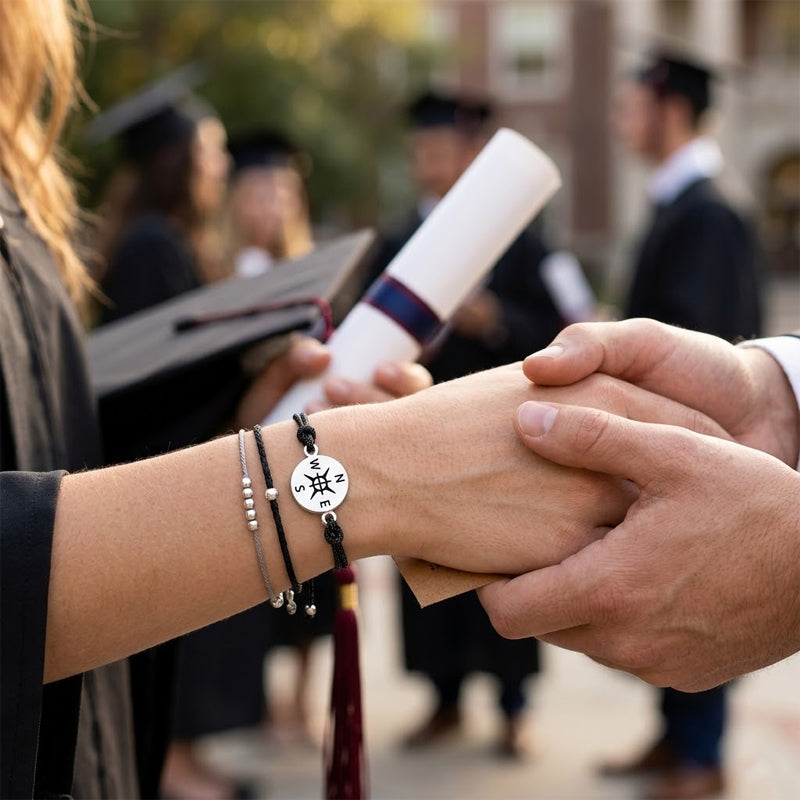 Armband för examenssäsongen