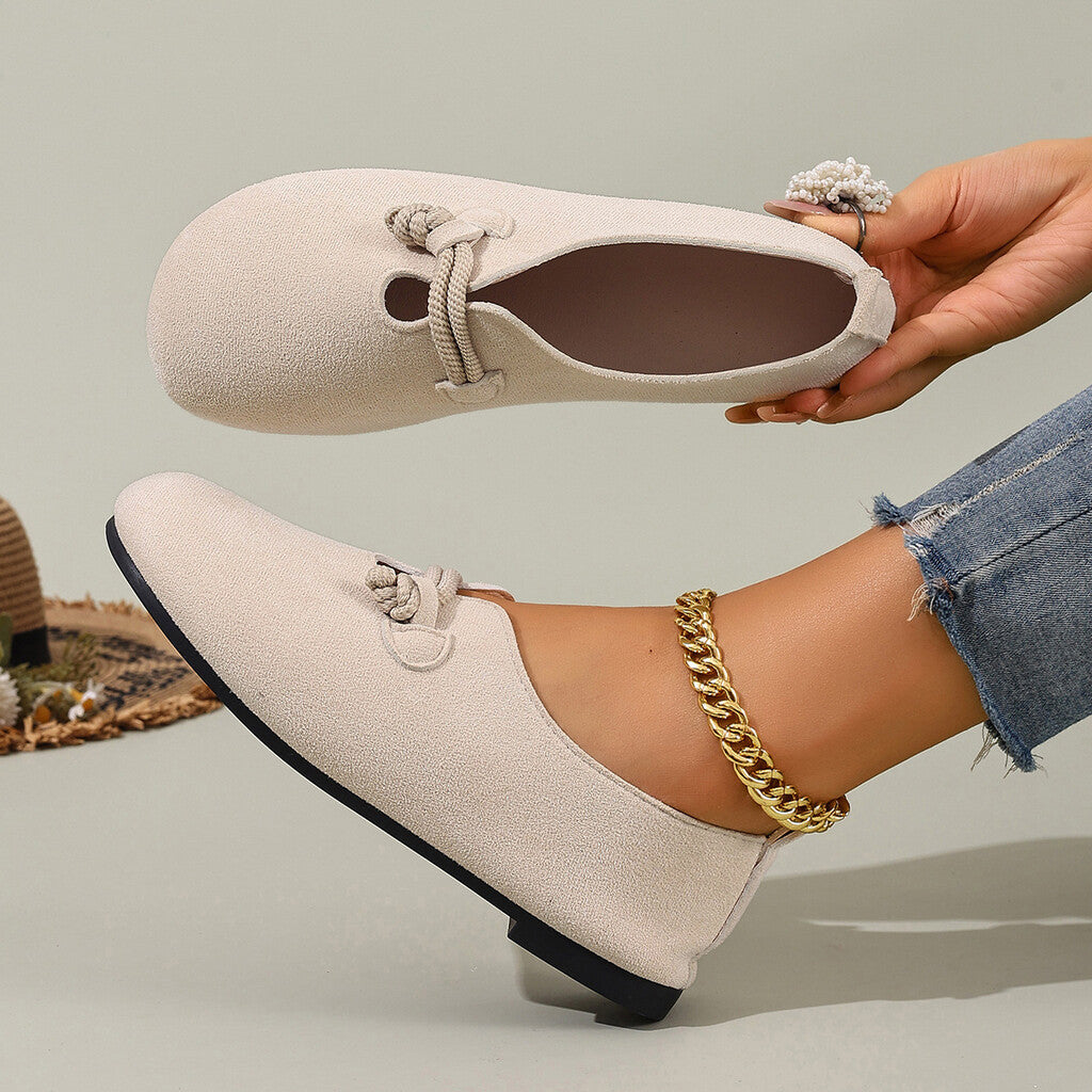 🔥 Slip-On Platta Skor i Konstmocka för Dam – Tidlös Repknutdesign i Svart & Beige 🍂