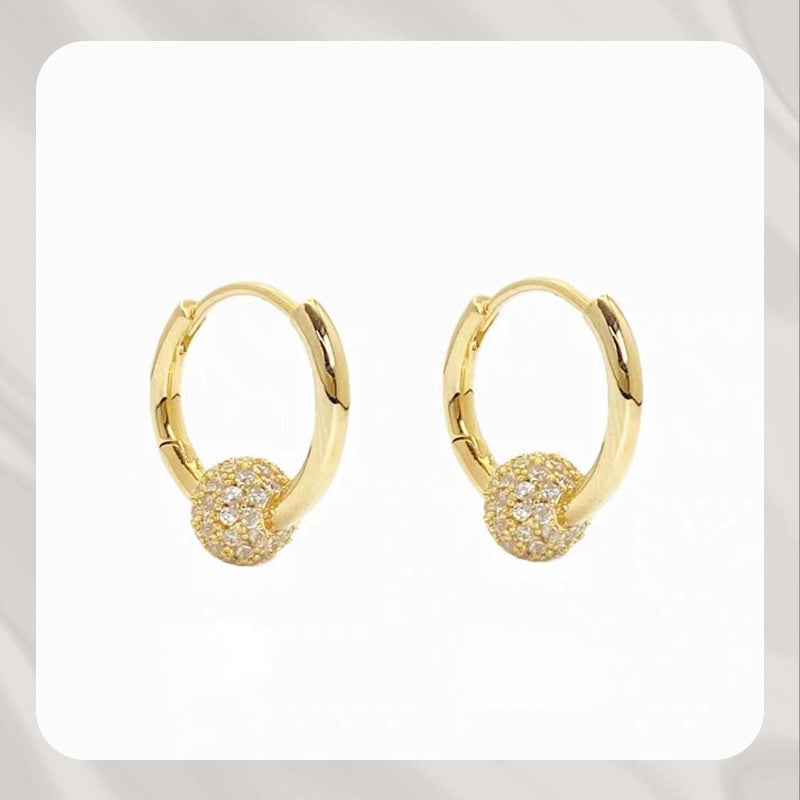 💫 BEGRÆNSET TILBUD: 50 % RABAT! 💍 Guldøreringe med cirkel og lille kugle – delikate, lette og alsidige ✨