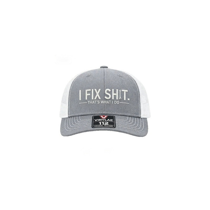 🧢 BEGRÄNSAD TID: 50 % RABATT! ✨ Broderad truckerkeps med texten ”I Fix Shit” – andningsbart nätmaterial, solskydd, en iögonfallande och rolig present 🛠️
