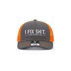 🧢 BEGRÄNSAD TID: 50 % RABATT! ✨ Broderad truckerkeps med texten ”I Fix Shit” – andningsbart nätmaterial, solskydd, en iögonfallande och rolig present 🛠️