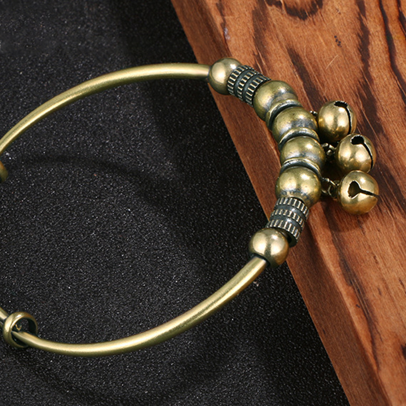 ✨ BEGRÄNSAD TID: 50 % RABATT! ✨ Justerbart armband med klockor – vintage-mässing, pärlor, klingande ljud, lättviktigt 💫